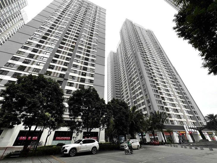 Bộ Xây dựng: Chung cư Hà Nội rao bán giá cao, tăng 38% - Ảnh 1. Bộ Xây dựng cho biết giao dịch thành công tại một số dự án chung cư rao giá cao ở Hà Nội rất ít - Ảnh: NAM TRẦN