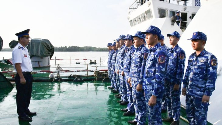csb1-1736069659388838527772 Cảnh sát biển sẵn sàng trực trên biển, giúp ngư dân làm ăn trên biển trong dịp Tết - Ảnh 1.